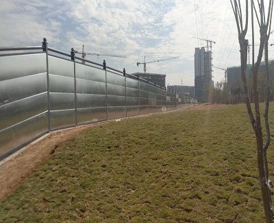 建筑施工中，工程圍擋廠家批量銷售更顯優(yōu)勢