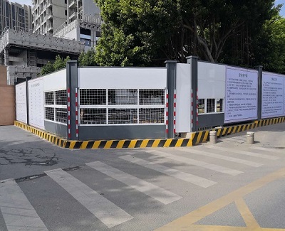 【旭東鋼構(gòu)】想要減少施工的噪音影響，工程施工圍擋必須要選好