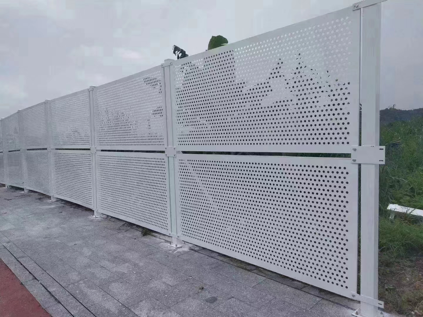 臨時施工圍擋措施有哪些？旭東鋼構(gòu)廠家